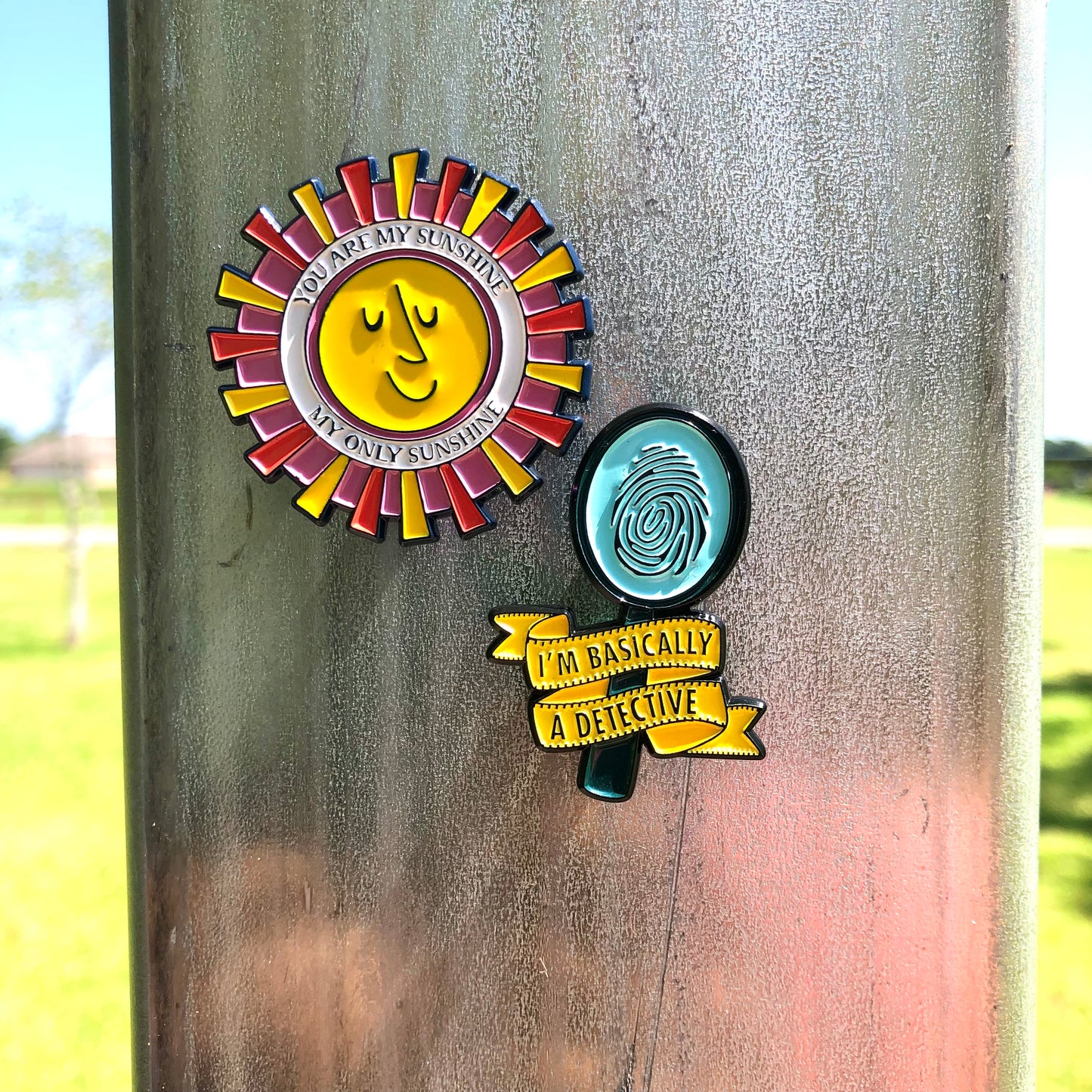 Locking Magnet Pin Back